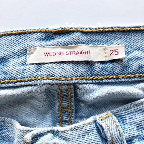 LEVI'S Wedgie Straight Light Wash Raw Hem Jeans Womens 25 - Picture 5 of 13